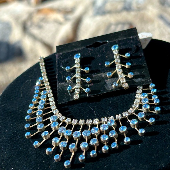 2 PIECE BLUE RHINESTONE AND CLEAR SET SM BLUE DROPS WITH CLEAR /SILVER - Picture 14 of 16